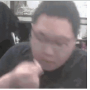pdd反向抽烟表情(非常搞笑反向抽烟表情素材包) 无水印版